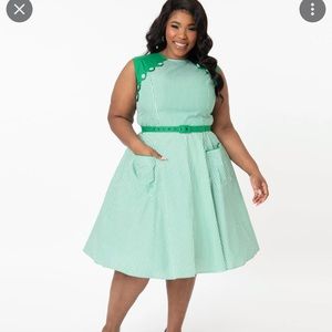 Unique Vintage Plus Size Green & White Stripe Swing Dress 14/16
